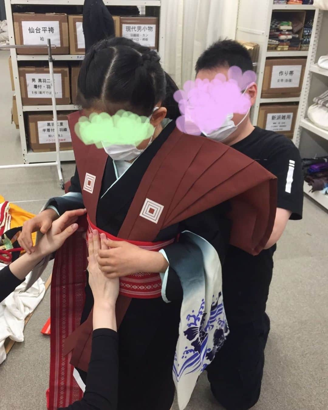 市川海老蔵 （11代目）さんのインスタグラム写真 - (市川海老蔵 （11代目）Instagram)「Costume fitting, preparation for next month.  “Special Beam Cannon❗️” * 衣裳合わせ 来月の準備です。  魔貫光殺砲❗️  #市川海老蔵 #海老蔵 #成田屋 #歌舞伎　 #成長記録 #子育てぐらむ #子供のいる暮らし #子どものいる暮らし #子育て日記 #children #childphotography #daughter #son #ABKAI #ABMORI #ebizoichikawa #ebizo #kabuki #thunderparty #ebizotv #theater #theaterarts #actor #japan #classic」2月25日 17時47分 - ebizoichikawa.ebizoichikawa