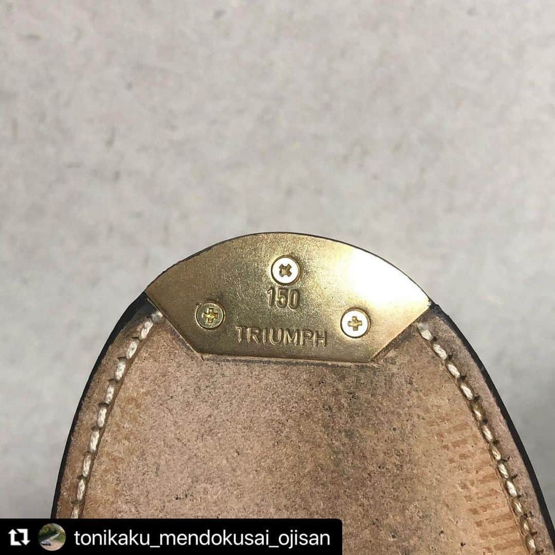 THE COLUMBUS CO.,LTD.さんのインスタグラム写真 - (THE COLUMBUS CO.,LTD.Instagram)「Repost @tonikaku_mendokusai_ojisan with @make_repost  @tonikaku_mendokusai_ojisan さんの投稿をリポストさせて頂きます！  本日もアーティストパレットを使用してタグ付けして下さったお客様を 発見致しました😂  やはりコードバン×アーティストパレットは最強説ですね…🤔 いつもご投稿ありがとうございます！  皆様もどんどんタグ付けして頂けると中の人が喜びます🙋‍♂️✨  アーティストパレットも #コロンブスオンラインショッでご購入可能‼️  ・・・ オールデン　 コードバンチャッカの お手入れとトゥスチール、 サイズ調整をさせていただきました。  お手入れは お客様がはじめての オールデン、コードバン なので難しい事はせず、 コロンブス　ブートブラック　アーティストパレット プルーンのみで 磨かせていただきました。  🥿 #長崎市  #長崎  #nagasaki  #nagasakicity  #長崎靴修理  #靴修理長崎  #靴磨き長崎 #長崎靴磨き #shoeshine  #靴磨き #靴修理  #shoerepair  #alden  #alden1339  #オールデン  #オールデンコードバン  #オールデン1339  #コードバン  #コードヴァン  #トライアンフ  #トライアンフトゥスチール  #トゥスチール  #triumph  #bootblack  #bootblackアーティストパレット #アーティストパレット  #artistpalette  #コロンブス  #columbus」2月25日 17時50分 - columbus_official_