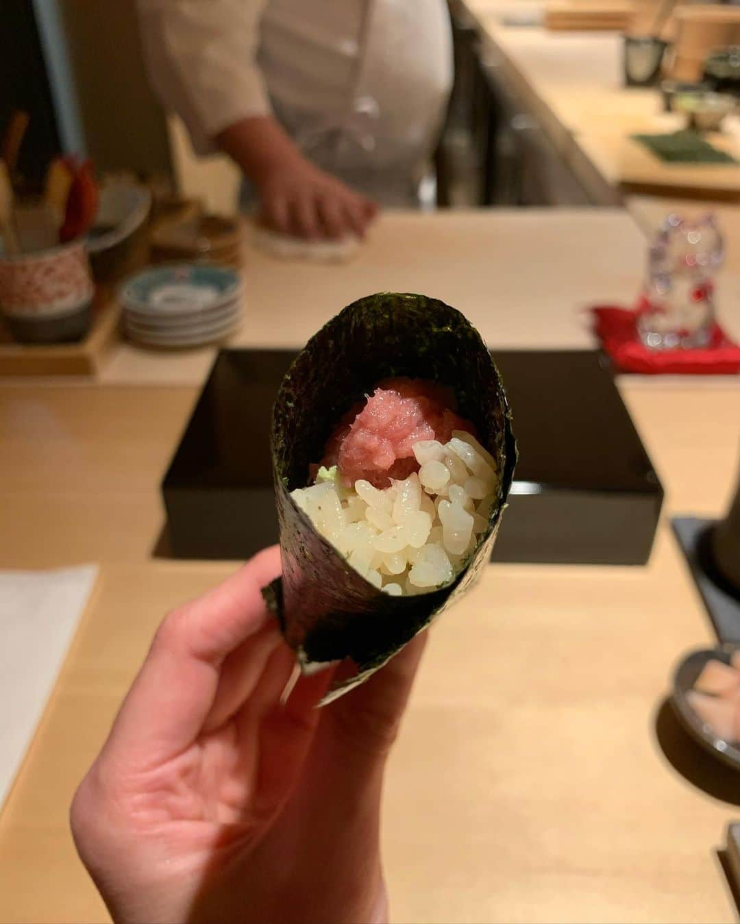 松林裕香さんのインスタグラム写真 - (松林裕香Instagram)「⁑ ここ最近1番ヒットなお鮨屋さん🍣 恵比寿にある【鮨ふじまさ】 本当に全てが美味しかったし、 大将の人柄も素敵✨ フグの白子、樽で食べれるくらい美味しい。 またすぐ行きたい！ とにかくお寿司が好き！だ！！！ . #鮨#寿司#東京グルメ#恵比寿グルメ#恵比寿#鮨ふじまさ」2月25日 17時56分 - yukapiano_