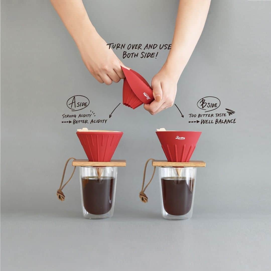 UCC上島珈琲さんのインスタグラム写真 - (UCC上島珈琲Instagram)「. ＼コーヒー器具「RIVERS　コーヒードリッパー ケイブ リバーシブル」のご紹介✨／  リブとは抽出スピードをコントロールする、ドリッパーに刻まれた線の部分です🔍 このリブによって、コーヒー豆に浸透したお湯の流れ方が変わり、味に大きな影響を与えるのです☝  シリコン製の「コーヒードリッパー ケイブ リバーシブル（@rivers_drinkware）」は、表裏で異なる2種類のリブ構造になっているため、ひっくり返すだけでコーヒーの味をコントロールすることが出来ます😲❗️ また、お手入れも簡単なことから手軽に自分好みのコーヒー作りをお楽しみ頂けます♪  酸味が強く感じた際は、A面の12本の太くて短いリブ。 苦味を感じた際は、B面の24本の細くて長短のリブ。 抽出スピードの調整が難しく感じている方やアウトドアでの使用を検討している方におすすめのドリッパーです💕  おうち時間を利用して、自分好みの最高の一杯を作ってみるのはいかがですか😊？ 詳しくは「RIVERS　コーヒードリッパー ケイブ リバーシブル」で検索してね🎵  #コーヒードリッパー #ドリッパー #コーヒー器具 #ハンドドリップ #handdrip #おしゃれ #お気に入りアイテム #こだわりのコーヒー #こだわり #便利アイテム #家淹れコーヒー #コーヒー #コーヒーブレイク #コーヒータイム #コーヒーのある暮らし #コーヒー好きな人と繋がりたい #コーヒー大好き #コーヒー豆 #コーヒー部 #coffee #coffeetime #coffeelover #coffeegram #coffeestyle #ucc #ucc上島珈琲 #uccコーヒー」2月25日 18時00分 - uccueshimacoffee