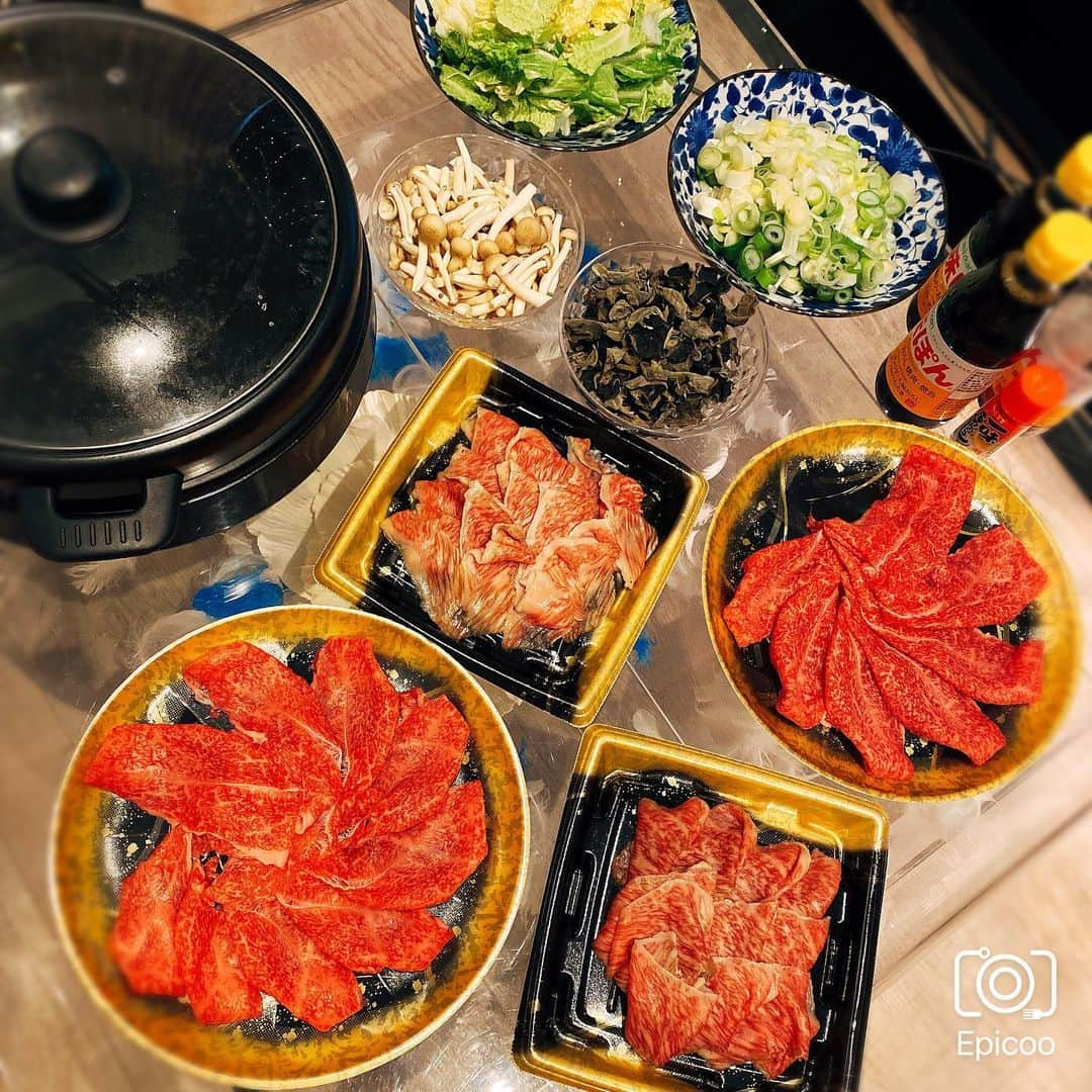 MIUさんのインスタグラム写真 - (MIUInstagram)「今日の夜ご飯⭐️  おうちしゃぶしゃぶ  #cooking #おうちご飯 #dinner #しゃぶしゃぶ #おうちしゃぶしゃぶ」2月25日 18時11分 - miu_sakurai_official