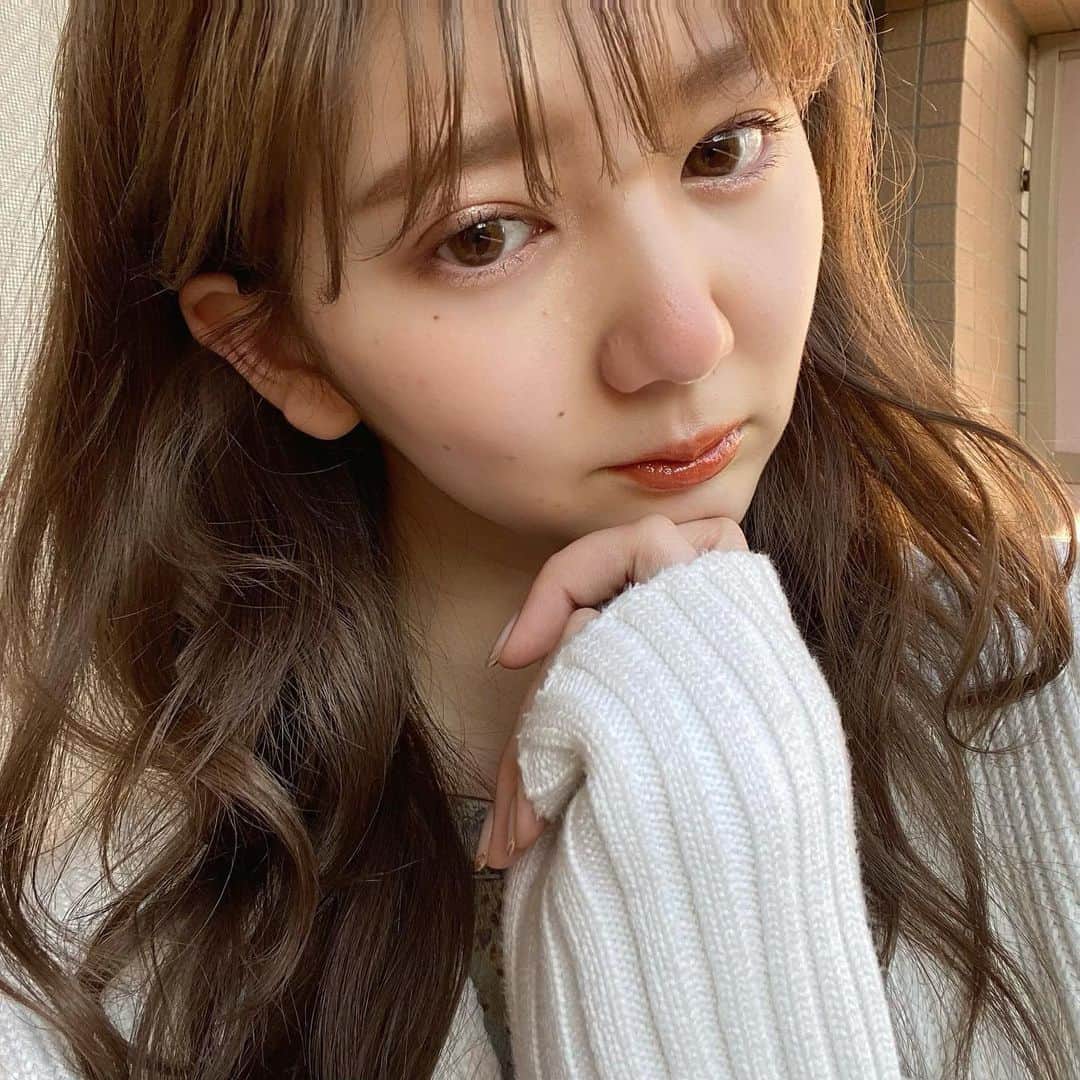 古南 祐佳のインスタグラム：「. 2連休♡ 新しいコスメ欲しい🍑 . . #selfie」