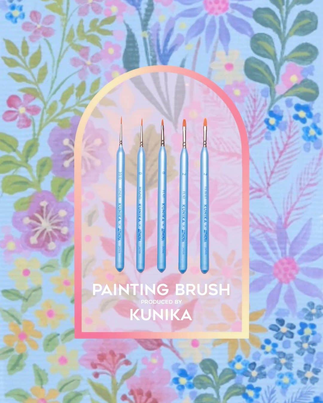 KUNIKAのインスタグラム：「Original painting brushes will arrive at the online shop tomorrow! 💠  筆のパッケージも可愛くしたくて、今回の筆を使い、アクリル絵具で台紙のお花の絵を描きました。 ロンドンに引っ越して、まだ慣れない時にそわそわしながら大事に描いた思い出です。 しおりとかに使っていただけたら嬉しいです🤍  ロックダウン中についにゲットしたiPad airを使って、画像1枚目のデザインも自分で作ってみました。 アイシングクッキーに限らず、自分の好きな世界観を様々な方法やプロダクトで表現できるようになりたいので、がんばるぞ〜🌙  オンラインショップに筆の商品ページをアップしました。 プロフィールページのURL、または画像のショッピング機能からもご覧いただけます。 https://kunika.theshop.jp  お値段や素材など、詳しく書いてあります。 5本セットは500円お得になります❃ ぜひご覧ください。 入荷は26日(金)21:00〜です🪴  #artofkunika」