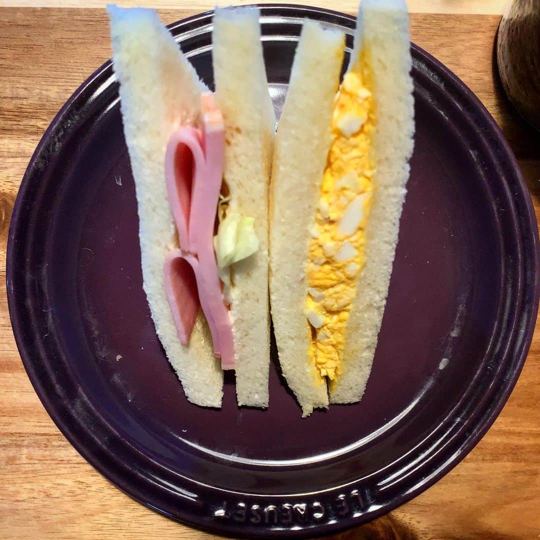 池内万作さんのインスタグラム写真 - (池内万作Instagram)「朝ごはん。 なにげに大好きサン・ボンジュール。 #イケウチ家の食卓」2月25日 18時10分 - mandeshita