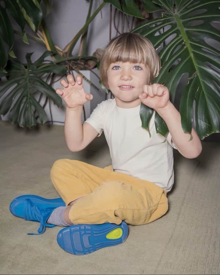 エコーのインスタグラム：「Here comes trouble #MovesLikeYou @eccokids」
