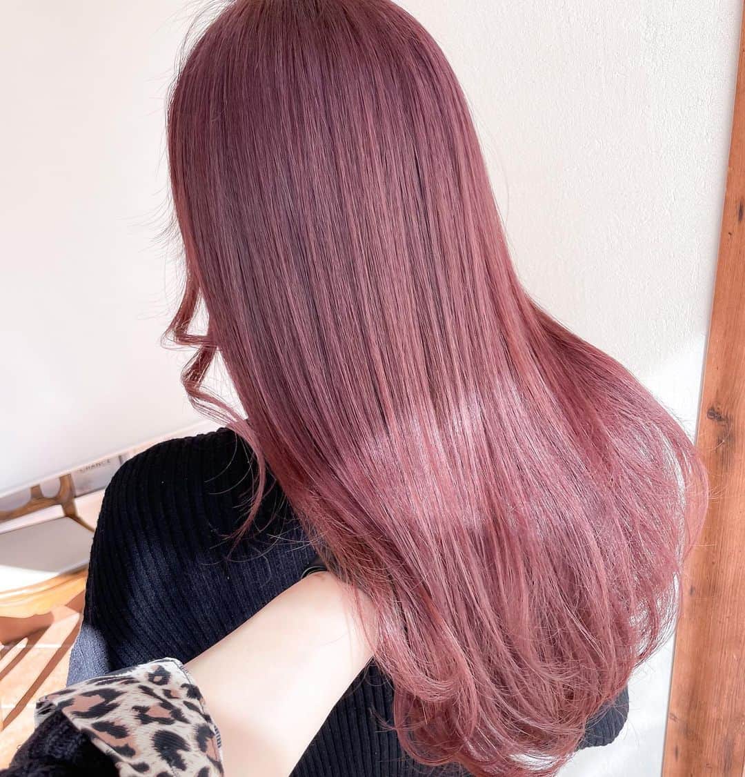 ナカシオさんのインスタグラム写真 - (ナカシオInstagram)「保存を必ずお願い致します❤︎ カウンセリングの際に お見せください✨ @mybysd  【カラー・仕上げ】僕があなたに合わせて必ず可愛くします😌 お出かけ前に是非✨ ・ ・ 【カラー料金】 ❤︎ワンカラー ¥4900＋tax ❤︎ダブルカラー ¥10500＋tax ❤︎トリートメント3000〜5000円 . . 【エクステ料金】 ❤︎最高級シールエクステ(カット5500円込) ❤︎40本26400円>17600円 (カラー追加23000円) ❤︎60本39600円→26400円 (カラー追加32000円) ❤︎80本52800円→35200円 (カラー追加38000円) ・ ・  #エクステ #シールエクステ #ブリーチカラー #アディクシーカラー #グレージュカラー #ミルクティーベージュ #グレージュ #グレージュカラー  #女子高生 #女子大生 #emoda #snidel #ラベンダーグレージュ  #ケアブリーチ  #ラウンジ #ラウンジ求人 #キャバ嬢#おうち時間  #八木アリサ#みちょぱ#にこるん #石原さとみ前髪#石原さとみ写真集 #石原さとみ風メイク #こじはる#こじはる前髪 #ヤギのヲタ美容」2月25日 18時28分 - naka0523