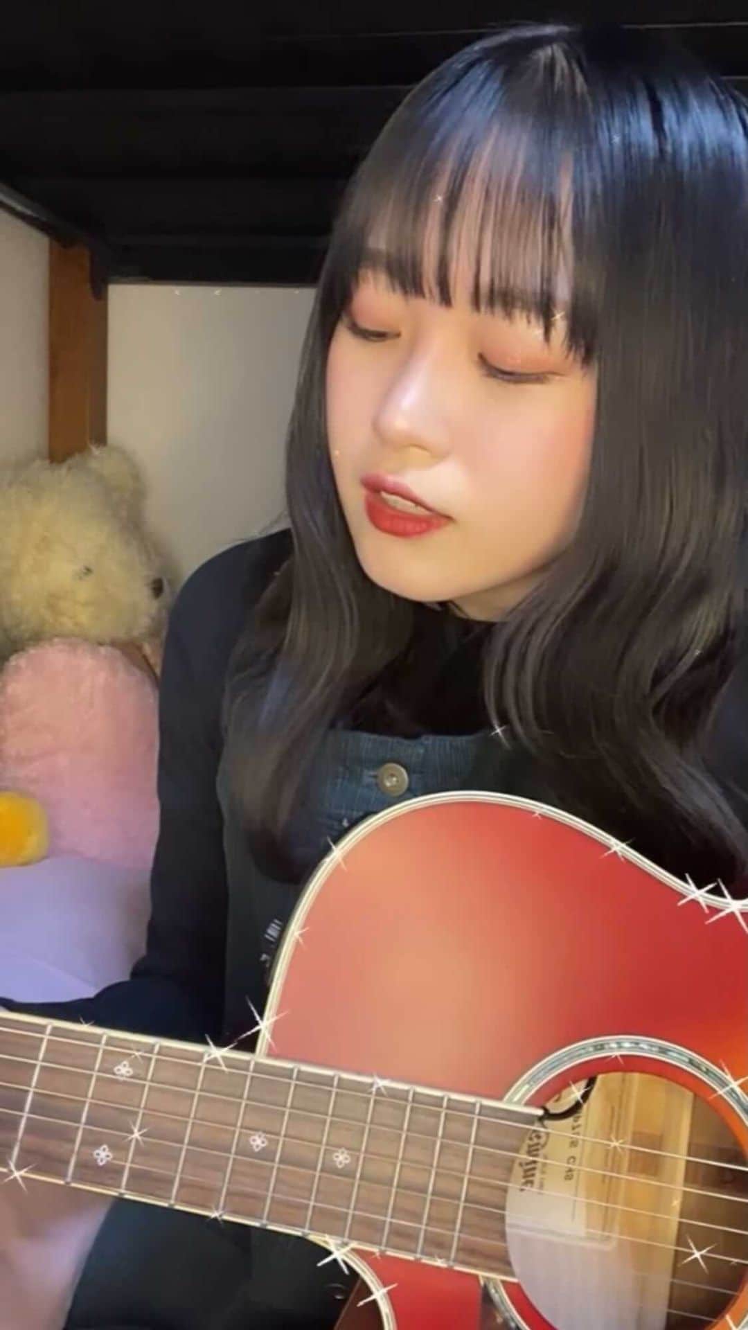 ミユフィーヌ（REVERBEE）のインスタグラム：「先週のインスタライブありがとうございました❕✨今週2/27(土)は初のTikTokライブをします！ぜひ来てください🙌🏻💖  @yuuri__music__official @macaroniempitsu_official @hattori0629」