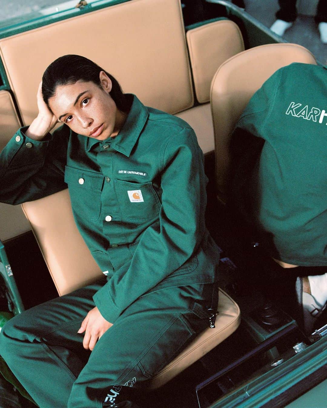 カーハートのインスタグラム：「KARHARTT: L’Art de l’Automobile x Carhartt WIP. Now available at Carhartt WIP Stores Tokyo and Online at carhartt-wip.jp  L’Art de l’Automobile x Carhartt WIP のカプセルコレクションは、Carhartt WIP Store TokyoとOnline Storeにて発売中です。  Photo: @sylvain_sey  #CarharttWIP #lartdelautomobile」