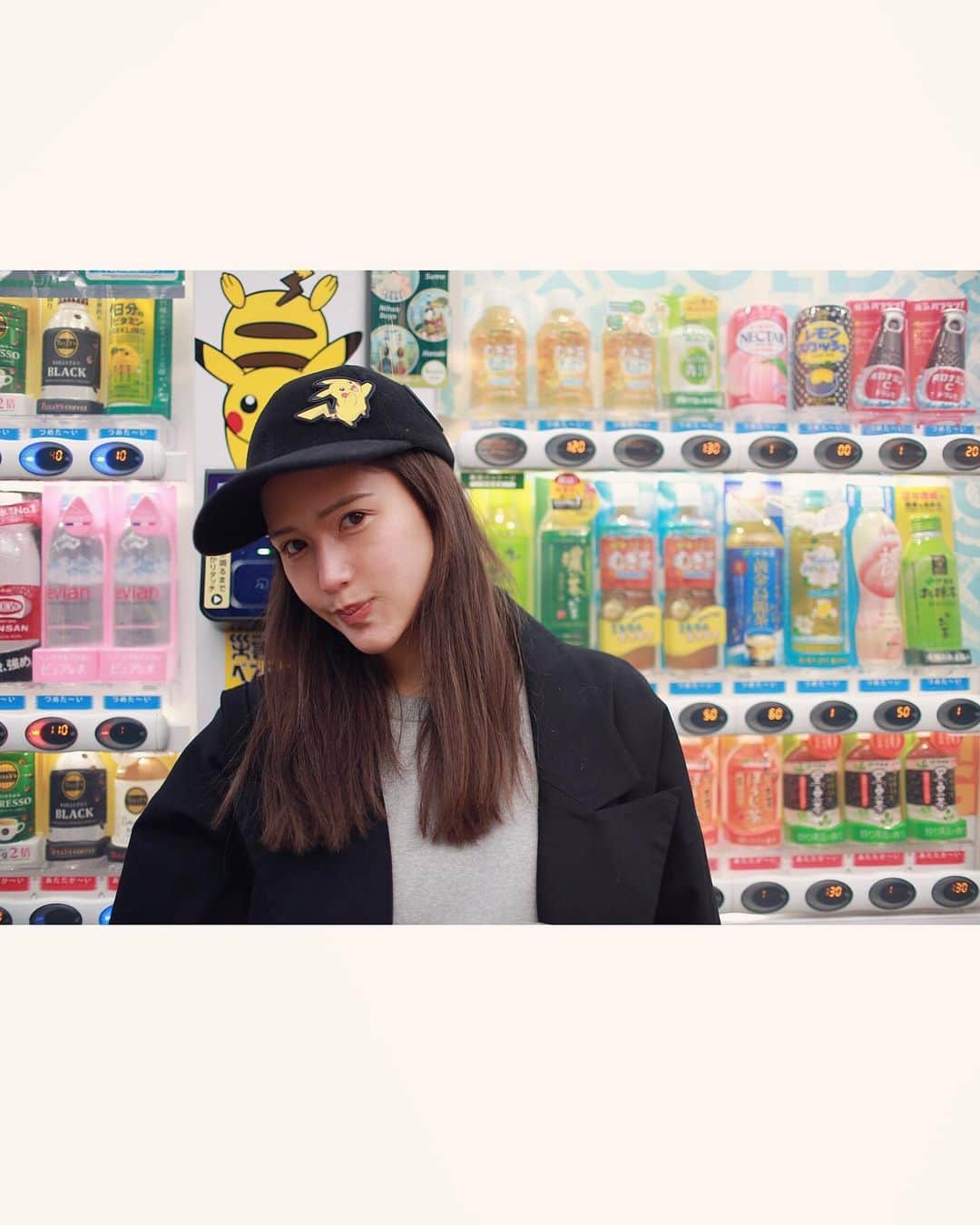 fukishaljのインスタグラム：「Pikachu 😘😘  近所の子どもたちに 「 あっ！　ピカチュウや！ 」 と言われます☺️笑  2まいめは風が強かったのが 伝わる写真を🌬」