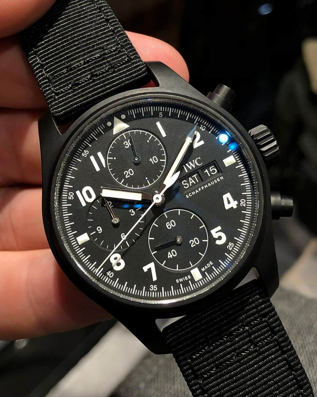 Daily Watchさんのインスタグラム写真 - (Daily WatchInstagram)「Introducing the new @IWCwatches “Tribute to 3705” in 41mm ceratanium case. A limited edition of 1000 pieces that pays homage to the legendary Ceramic Fliegerchronograph from 1994. This beauty comes with in-house caliber 69380 and price tag of €13000 👏🏼 #IWC #IWCwatches」2月25日 18時27分 - dailywatch