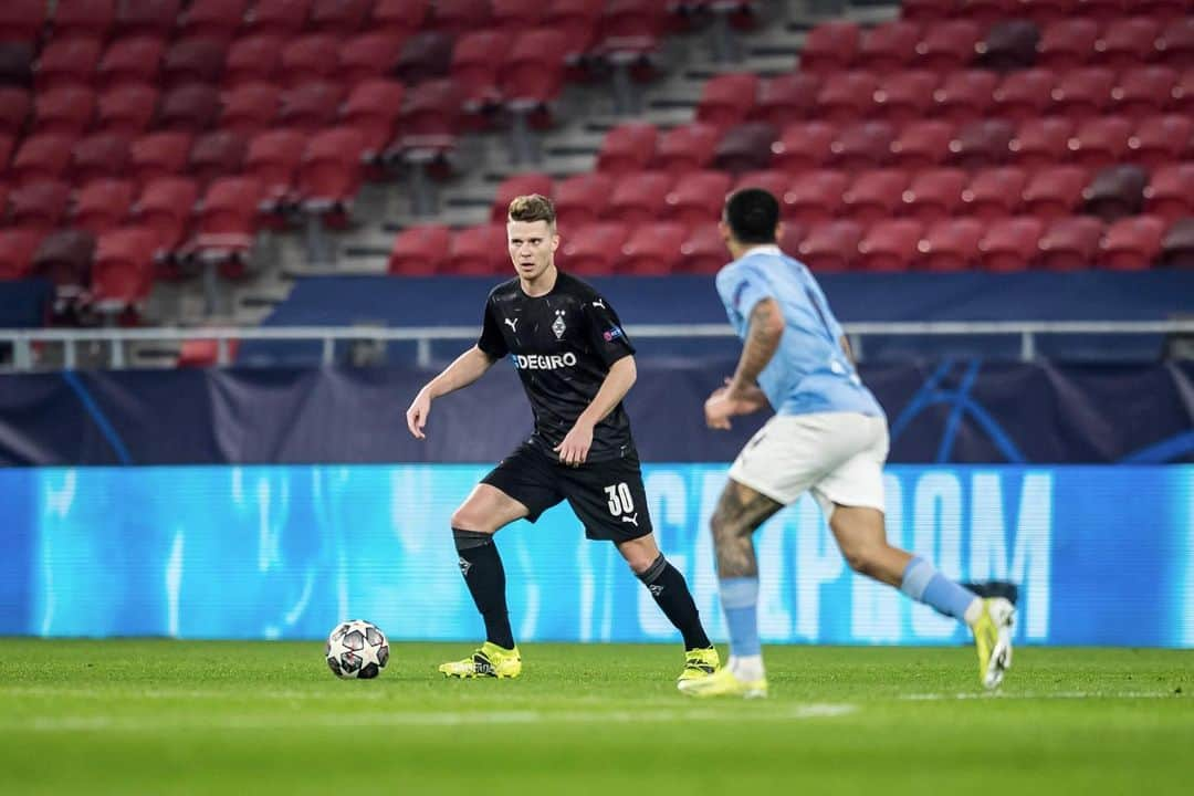 ニコ・エルヴェディのインスタグラム：「We held our own for much of the game but couldn‘t create enough - improvement needed in the second leg!☝🏽🐎🏟 #fohlenelf #borussia #ucl #NE30 #pilz」