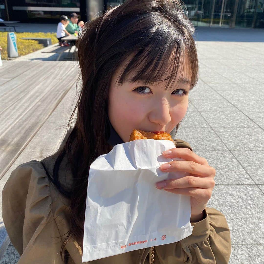 南青山少女隊のインスタグラム：「美味しいカレーパン🤍 . #南青山少女隊#YouTuber#三浦凛#カレーパン#東京グルメ」