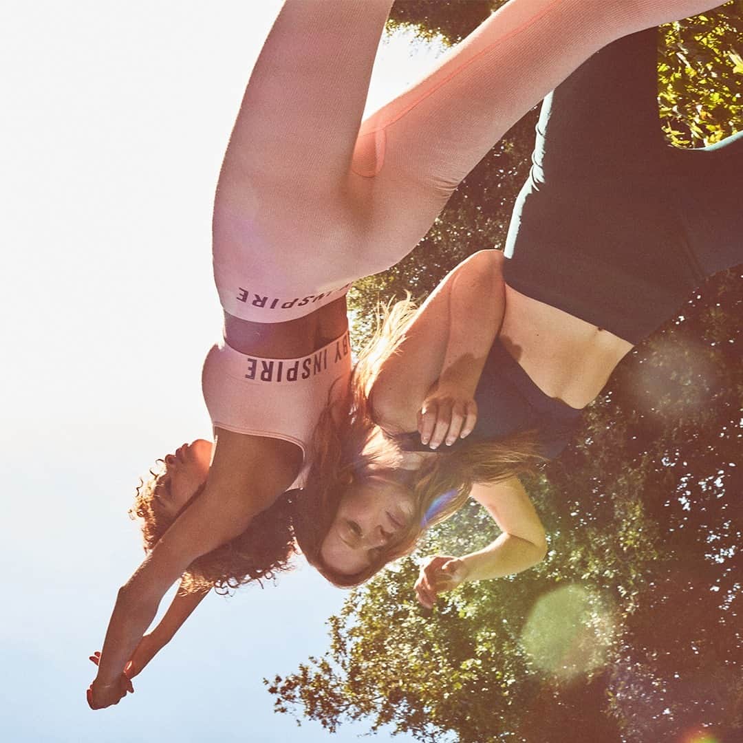 レジャビーのインスタグラム：「Le bien être est un entremêlement de libertés du corps et de l'esprit - Well-being is an interweaving of freedom of body and mind  @lejabyinspire #maisonlejaby #bienêtre #activewear #sportswear #geenmind」