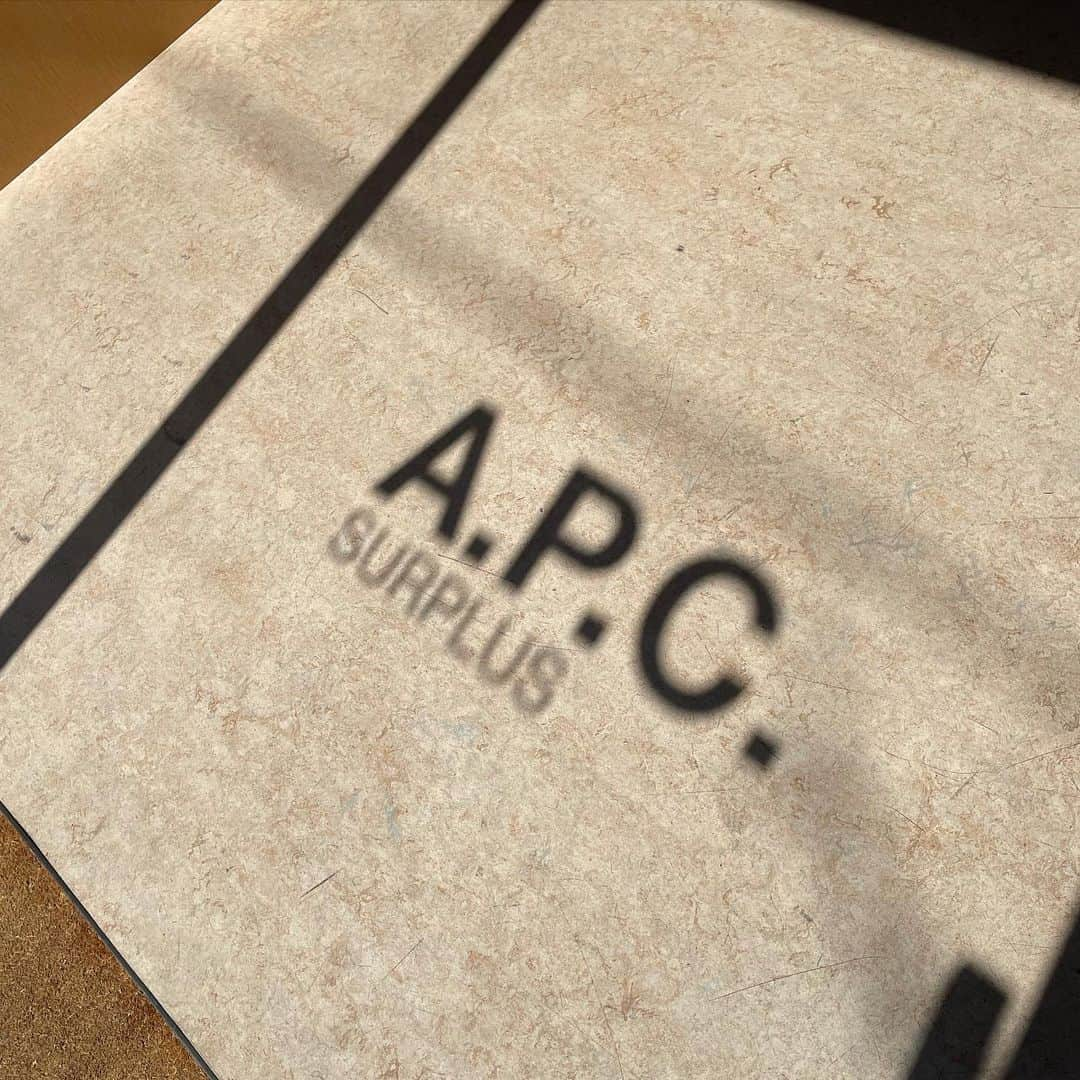 藤原ヒロシさんのインスタグラム写真 - (藤原ヒロシInstagram)「日向のAPC」2月25日 18時54分 - fujiwarahiroshi