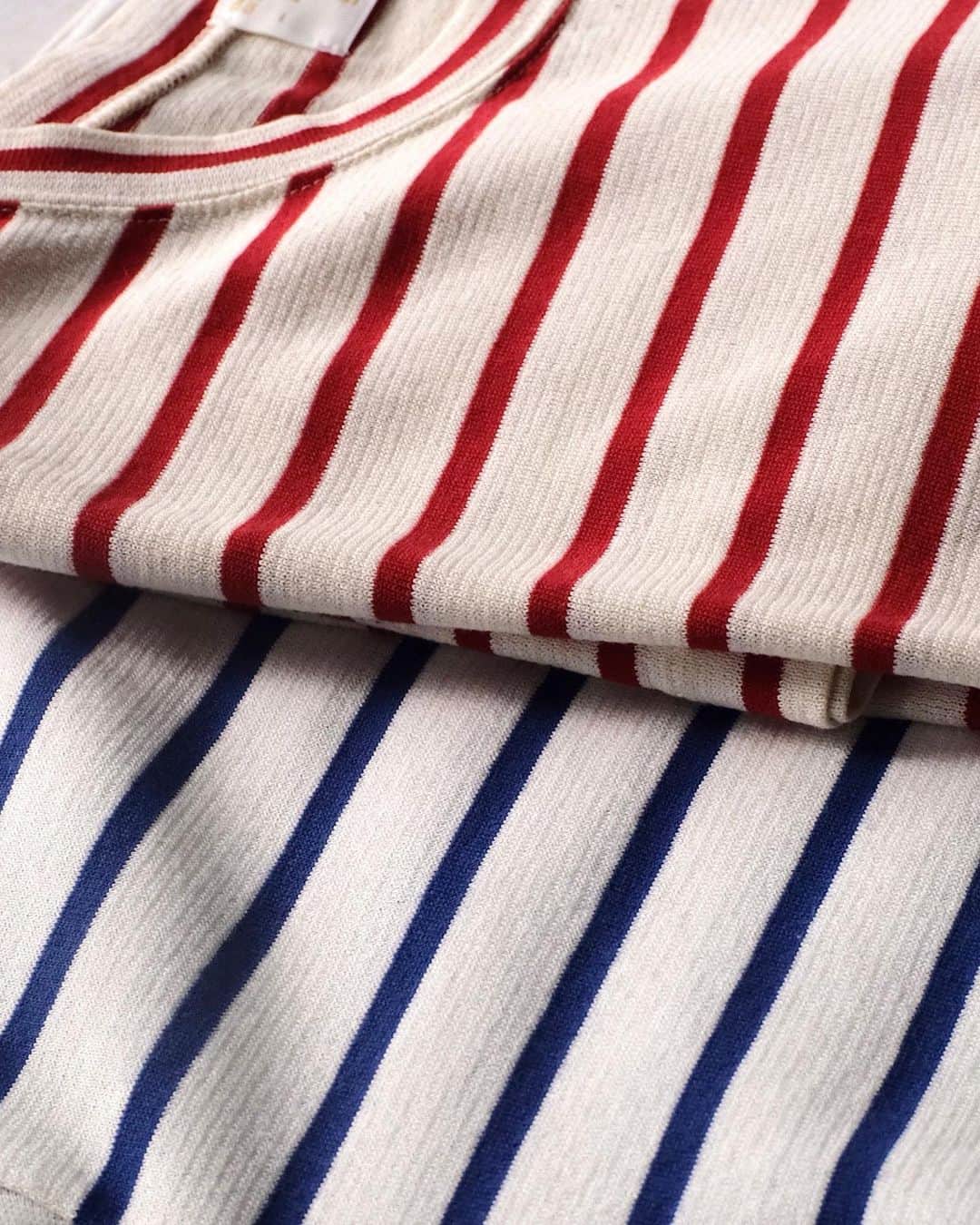 BLOOM&BRANCHのインスタグラム：「﻿ Information ﻿ PHLANNÈL SOL﻿ Washi Cotton Border Basque Shirt﻿ (mens&womens)﻿ 21.2.27- Release﻿ -﻿ 岐阜の美濃和紙と空紡糸を使用した軽い着心地が魅力のPHLANNÈL SOL定番のバスクシャツ。今季はオーバーサイズに変更され、コットン和紙の素材の良さをより体感していただける仕上がりに。リラックスした雰囲気でデイリーにお楽しみいただけるバスクシャツです。﻿ -﻿ @phlannel @bloomandbranch﻿ #phlannel #phlannelsol﻿ #bloomandbranch」