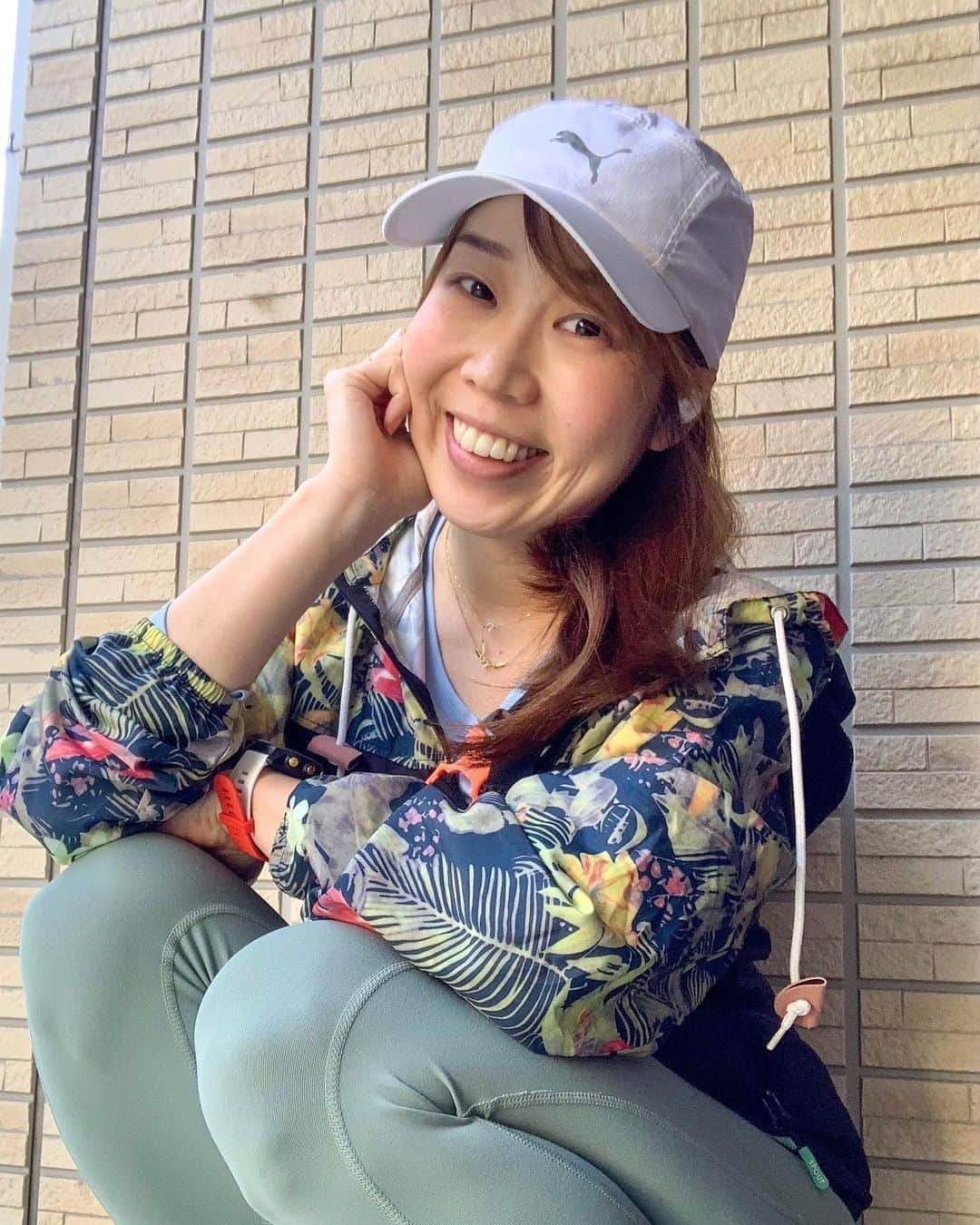 中橋舞さんのインスタグラム写真 - (中橋舞Instagram)「.  隙間時間に5kmだけ👟 紫外線対策にキャップ🧢もうマストにしてます  取り寄せしてた 神戸のパン屋さんトミーズの 【あん食】が届いたぁー😍💓 つぶあんぎっしりでめちゃウマで大好きなパン😍  大好きだし送料ももったいないしと2斤も注文 プラス チョコローフ1斤  ネット販売してるの知らなくて しているの発見して興奮💓  一気に食べられない分は冷凍して 楽しむー🎶  届いたのを見られて "そんなパン食べるん？"って 突っ込まれたけど パン大好き😍食べる🤤  またしっかり動かねばー！ #食べるために走る #走るために食べる   動いた後に 焼いて食べたら2枚ペロリだった😋 たまんなーい💓 横浜にいてトミーズ食べられるとは😍  #パンが好き  #ランニング #running #runner #走るのが好き #runforfun #loverunning #走る #走るひと ﻿ #ウォーキング #walking #👟 #横浜ラン  #training #diet #runninglife #runnerslife #まいラン」2月25日 18時54分 - mai_nakahashi