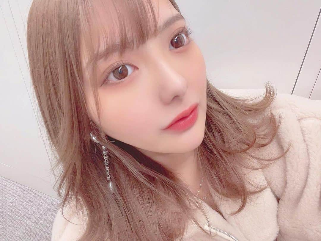 菅野芹那さんのインスタグラム写真 - (菅野芹那Instagram)「ブリーチしてるから 既に明るい…🥺✨✨✨  2月ももう終わりか〜😳❤️❤️ 2月から新宿で働き始めたけど なんだかんだ早かったな〜。  来月はお引っ越ししたい✨  今日も元気に出勤します❤️  〒160-0021東京都新宿区歌舞 伎町2丁目10-8ゆきざきビ ル6Fで待ってます🥰❤️」2月25日 18時58分 - serina_chan_17