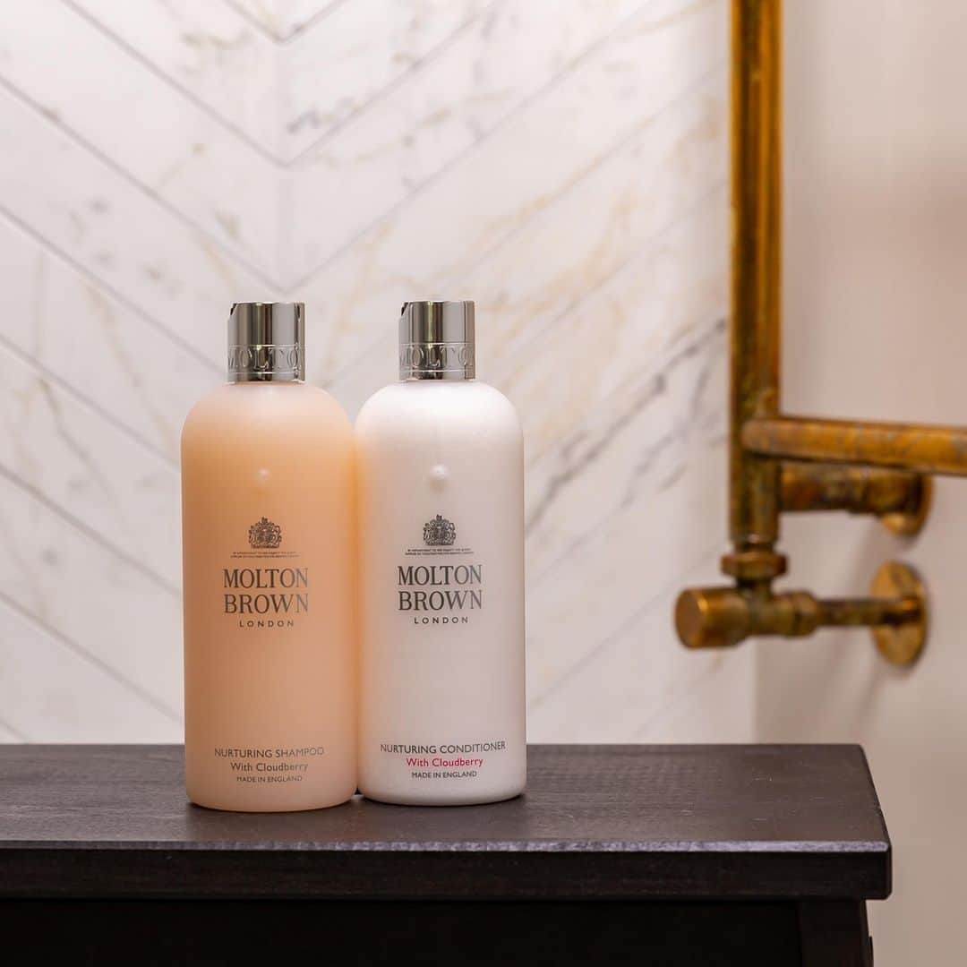 モルトンブラウンのインスタグラム：「Whether you have coloured, normal or damaged locks, nourish hair this winter with Nurturing Shampoo and Conditioner With Cloudberry.」