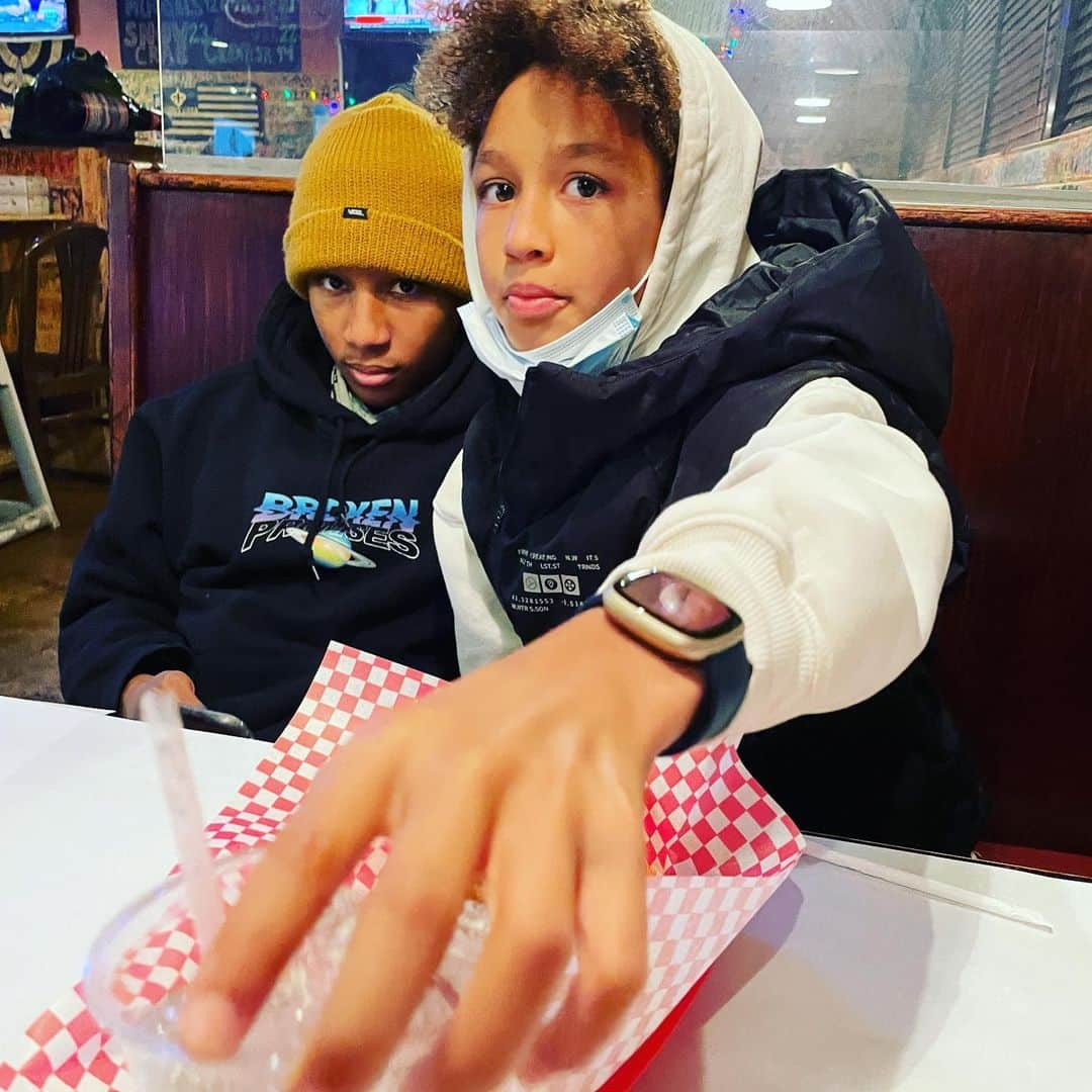 スウィズ・ビーツのインスタグラム：「Busted !!!!!!!!!!」