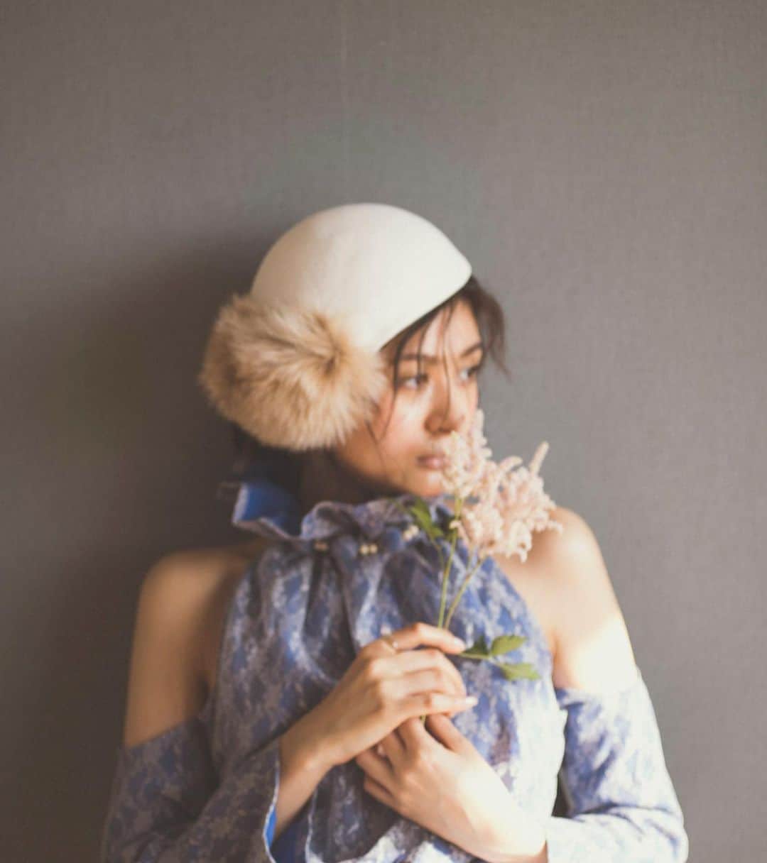 石井美絵子さんのインスタグラム写真 - (石井美絵子Instagram)「💐💛🎠 うさぎのしっぽみたいな帽子🐇」2月25日 19時10分 - mikako.ishii