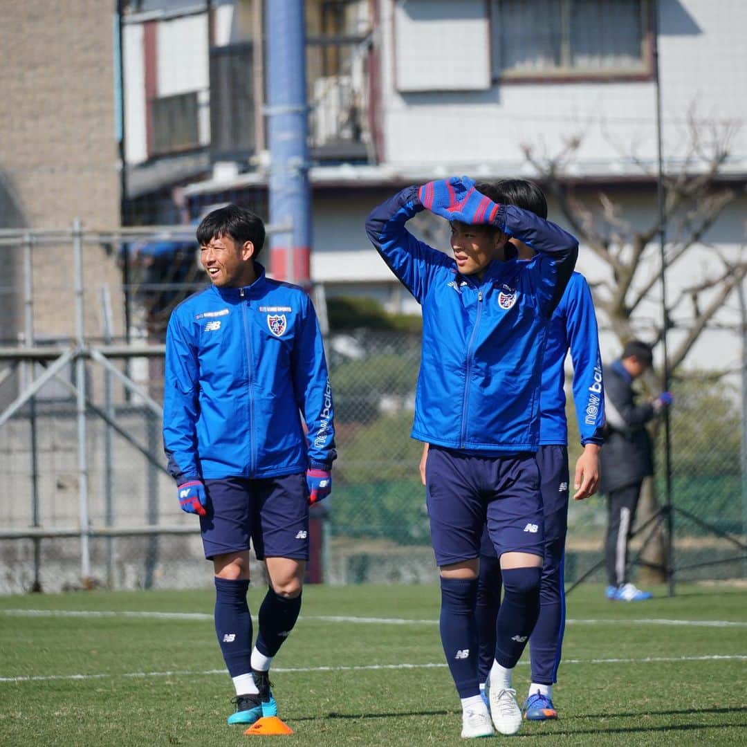 渡辺凌磨のインスタグラム：「開幕戦まであと少し いいトレーニングできてます！  楽しみだなぁ〜  #fc東京  #渡邊凌磨  #育英の先輩と一緒に #青木拓矢さん。」