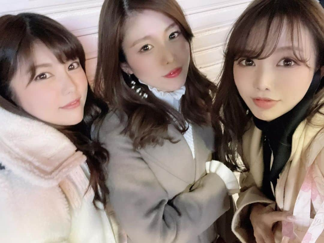 熊林保奈美さんのインスタグラム写真 - (熊林保奈美Instagram)「* . いつかの3人 会いたいな〜〜〜🥺 . . * #レースクイーン #RQ #モデル #撮影会モデル #ポートレートモデル #サロンモデル #熊林保奈美 #道産子 #Japanesegirl #paddokgirls #pitgirl #instalike #selfie #selca」2月25日 19時47分 - hnm_k1004