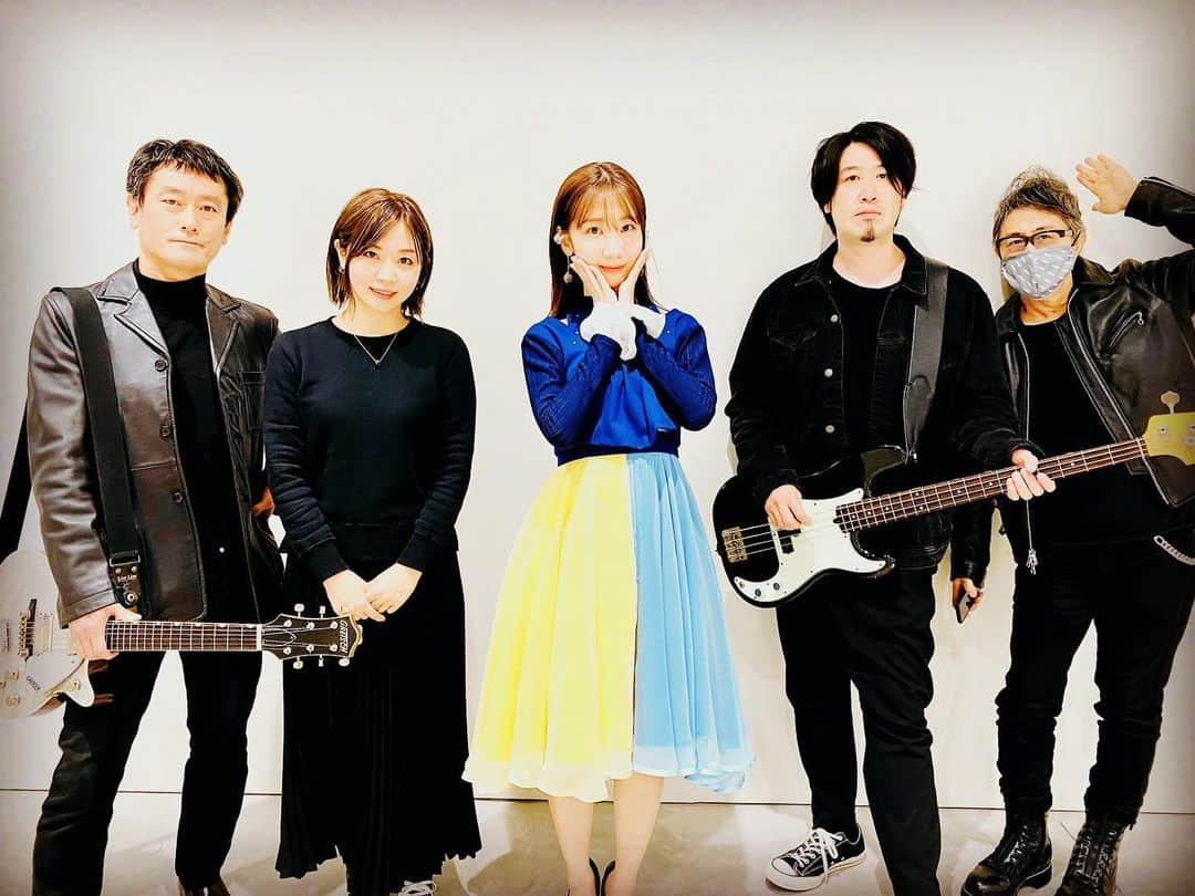 星村麻衣のインスタグラム：「キーボード弾いてきました🎹 #柏木由紀 #バズリズム」
