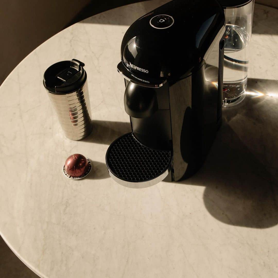 Nespressoのインスタグラム：「Spending time in nature is such a gift. The sun is shining, the landscape is beautiful.  Perhaps take a breath and go on a little hike today, bringing along some favorites to tag along with you throughout the day:  ☕ your go-to coffee in our touch travel mug ☕ an easy, reusable tote ☕ our notebook made with recycled paper  Let your surroundings inspire you.  📷 : @beatrice.gutu  #Nespresso #CoffeeBreak #SustainableCoffee」