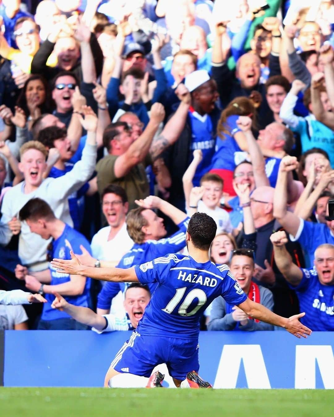 チェルシーFCさんのインスタグラム写真 - (チェルシーFCInstagram)「From start to finish, just 🤤🤤 @hazardeden_10 opening the scoring against United 👌 #CHEMUN #CFC #Chelsea」2月25日 20時10分 - chelseafc