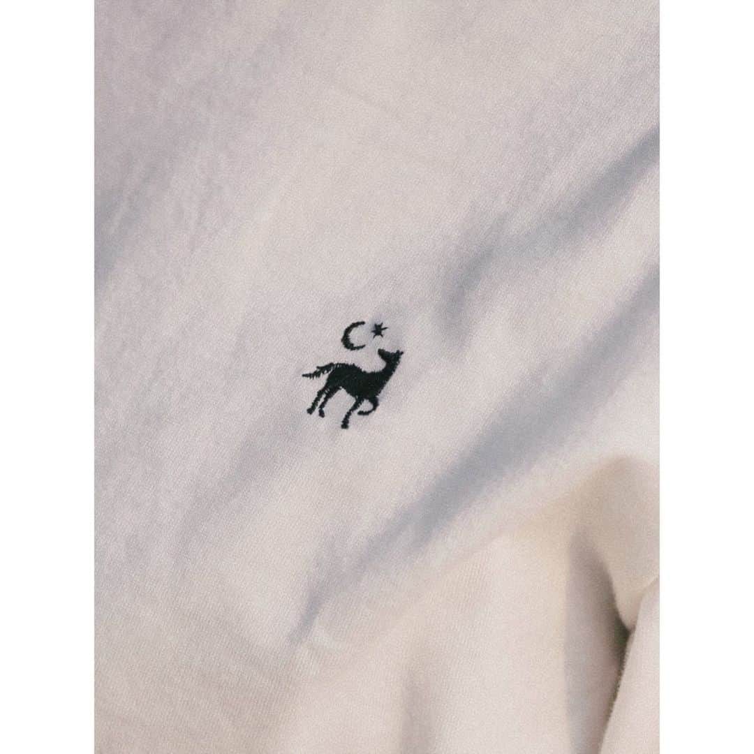 紗栄子さんのインスタグラム写真 - (紗栄子Instagram)「@rosa_coffee にて新しいプロダクトの打ち合わせをしたり、物撮りをしたり...☕️✨ この日はバリスタの幸司郎さんやあかねちゃんも、 @nasufarmvillage で今月から発売されているTシャツを着てくれておりました🌸 この日、私と幸司郎さんが着ていたのはベージュのSとLで、あかねちゃんが着ていたのはブラックLでした🐴🌼 #rosacoffee #nasufarmvillage」2月25日 20時22分 - saekoofficial