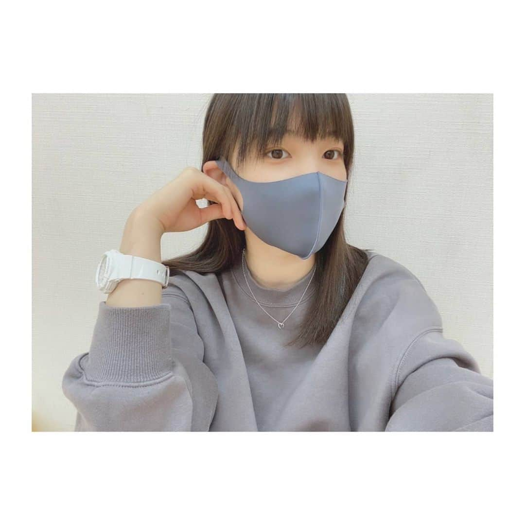 ukka【公式】のインスタグラム：「ネックレスと時計﻿ ﻿ 最近ねネックレスハマってるんだ〜﻿ ﻿ #ukka #芹澤もあ #ネックレス#アクセサリー#時計」