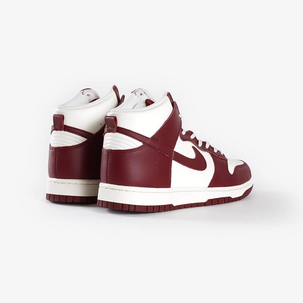 KICKS LAB. [ Tokyo/Japan ]さんのインスタグラム写真 - (KICKS LAB. [ Tokyo/Japan ]Instagram)「NIKE l "WMNS DUNK HIGH" Sail/Team Red/Pale Ivory l Available in Store and Online Store. #KICKSLAB #キックスラボ」2月25日 20時26分 - kickslab