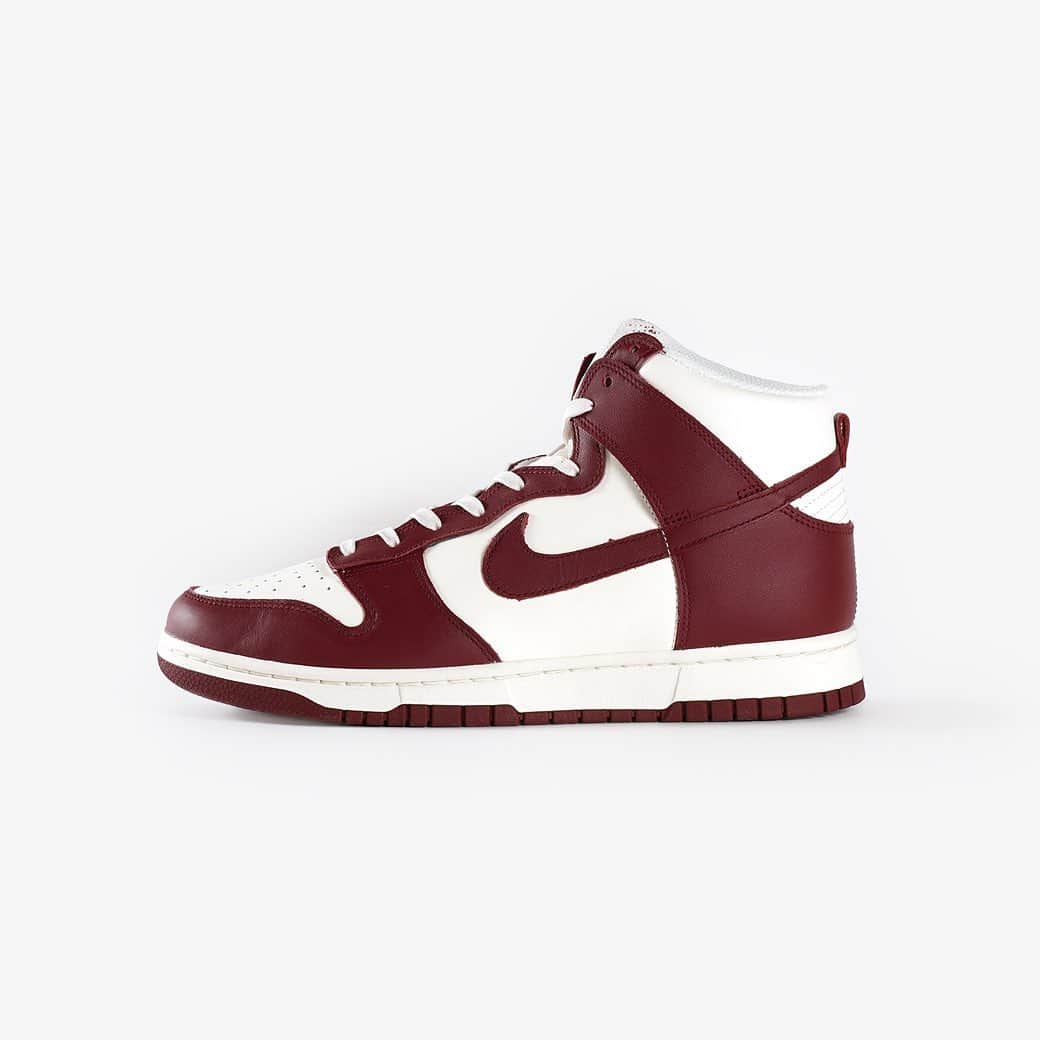 KICKS LAB. [ Tokyo/Japan ]さんのインスタグラム写真 - (KICKS LAB. [ Tokyo/Japan ]Instagram)「NIKE l "WMNS DUNK HIGH" Sail/Team Red/Pale Ivory l Available in Store and Online Store. #KICKSLAB #キックスラボ」2月25日 20時26分 - kickslab