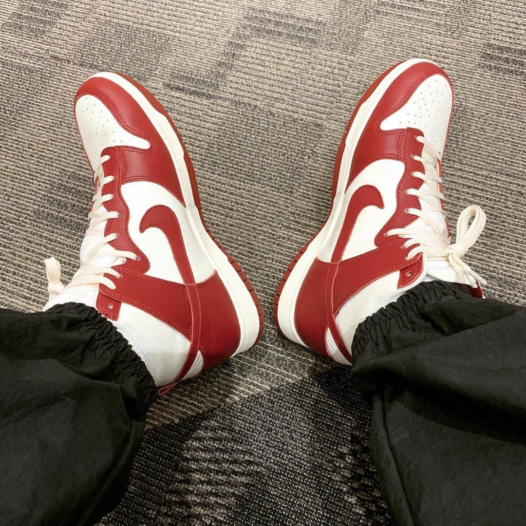 のインスタグラム：「・ "TEAM RED" #nike #nikedunk #dunkhigh」