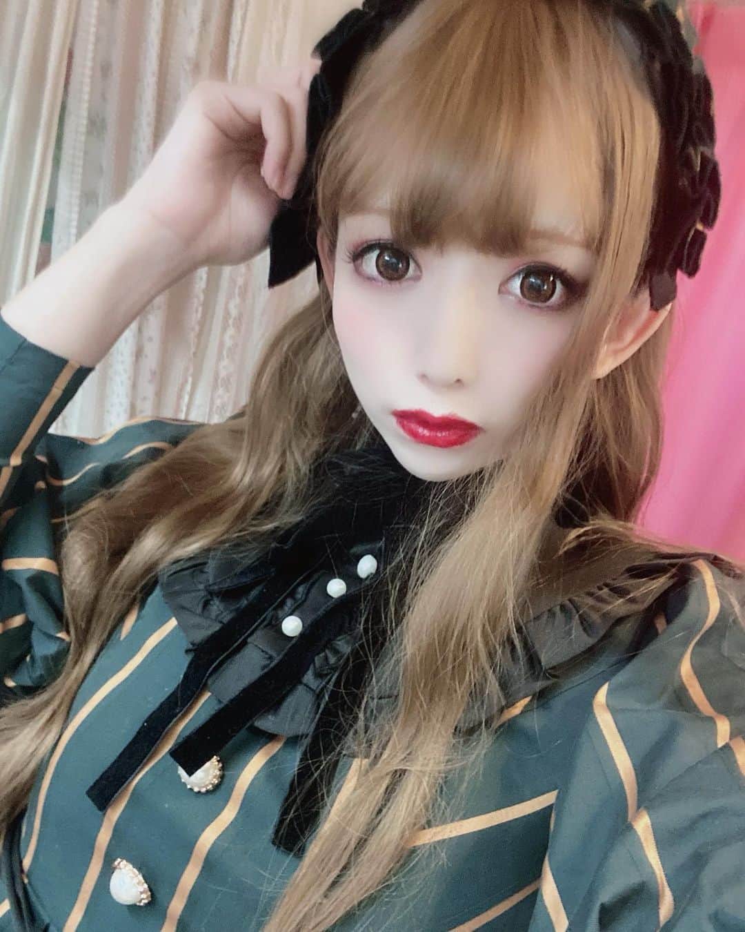 優月心菜のインスタグラム：「スタジオ撮影してきました❤️❤️❤️ お洋服の評判本当よくて、撮影用に集めていこうと思いました👼👼👼❤️ 可愛いお洋服は正義！  #ロリータ #中国ロリータブランド #クラシカルロリータ  #クラシカル #自撮り #自撮り女子」