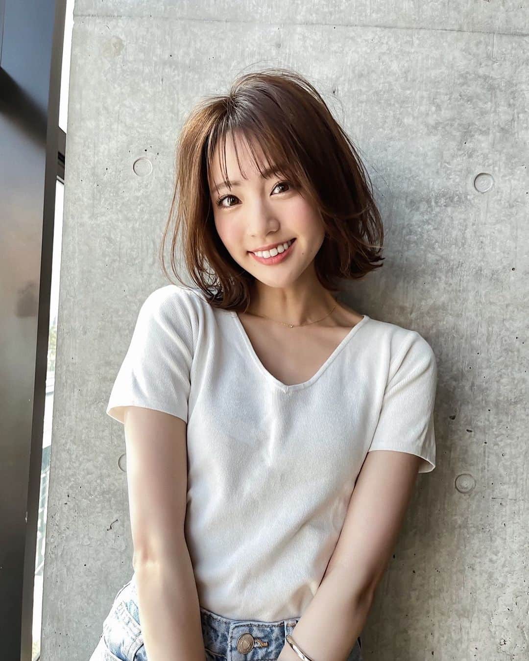志田友美（ゆうみん）のインスタグラム：「ビックニュース🐸‼️ ㅤㅤㅤㅤㅤㅤㅤㅤㅤㅤㅤㅤㅤ 12年ぶりにボブに…🥺🤍　 ㅤㅤㅤㅤㅤㅤㅤㅤㅤㅤㅤㅤㅤ イメチェンする時は絶対お願いしようと思ってた @ain.daichi0722 さんにお任せ☺️！ めっちゃ気合い入れて切ってくれました🥲🔥 ㅤㅤㅤㅤㅤㅤㅤㅤㅤㅤㅤㅤㅤ どーどーー🥺？？　 ㅤㅤㅤㅤㅤㅤㅤㅤㅤㅤㅤㅤㅤ お知らせとかもあるから早くみんなに言いたいんだ🥺それまで待っててね🥺✨ ㅤㅤㅤㅤㅤㅤㅤㅤㅤㅤㅤㅤㅤ #ゆーみボブ」