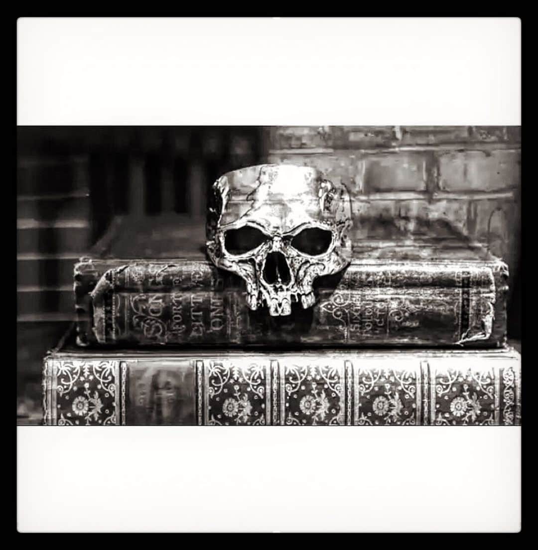 クレイジーピッグのインスタグラム：「Fingers crossed for retail opening again safely in mid April 🤞 We’re still open for business online though with 15% off #skull #business #oldbooks #bible #skullart #skullfashion #halfjaw #decay #sale」