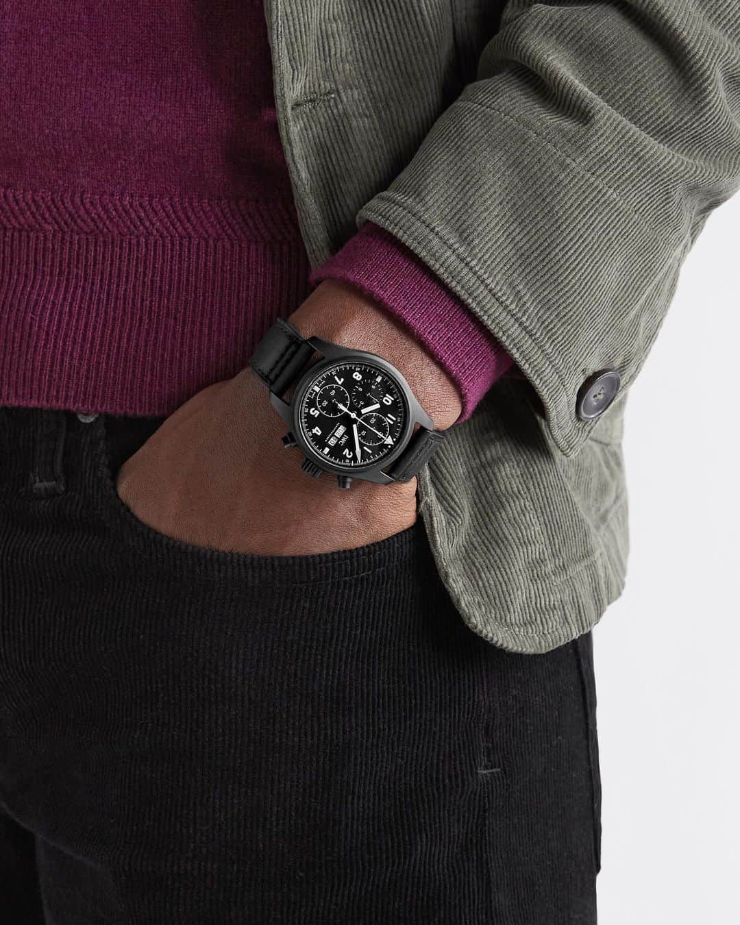 MR PORTERのインスタグラム：「First released in 1994, @iwcwatches’s Ref 3705 “Flieger” chronograph was ahead of its time, cased in black ceramic with a stark monochrome design. In the years since the rare model has taken on cult status: now IWC has brought out a 1,000-piece, limited-edition tribute, using the brand’s proprietary Ceratanium for an update to the same high-contrast design. Hit the link in our bio to read the full story and to shop the new exclusive on MR PORTER.  Pictured here: IWC SCHAFFHAUSEN Pilot's Limited Edition Automatic Chronograph 41.1mm Ceratanium and Leather Watch, Ref. No. IW387905  Follow @mrporterwatches for the latest news, expert insights and luxury watches offered at MR PORTER.」