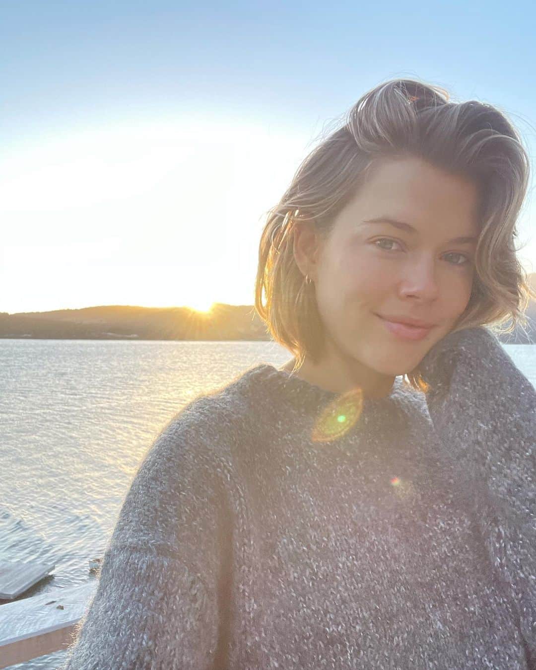 Victoria Leeのインスタグラム：「Magic 💫 thank you for the most beautiful few days @sir_thelabel @satelliteislandtasmania 💙」