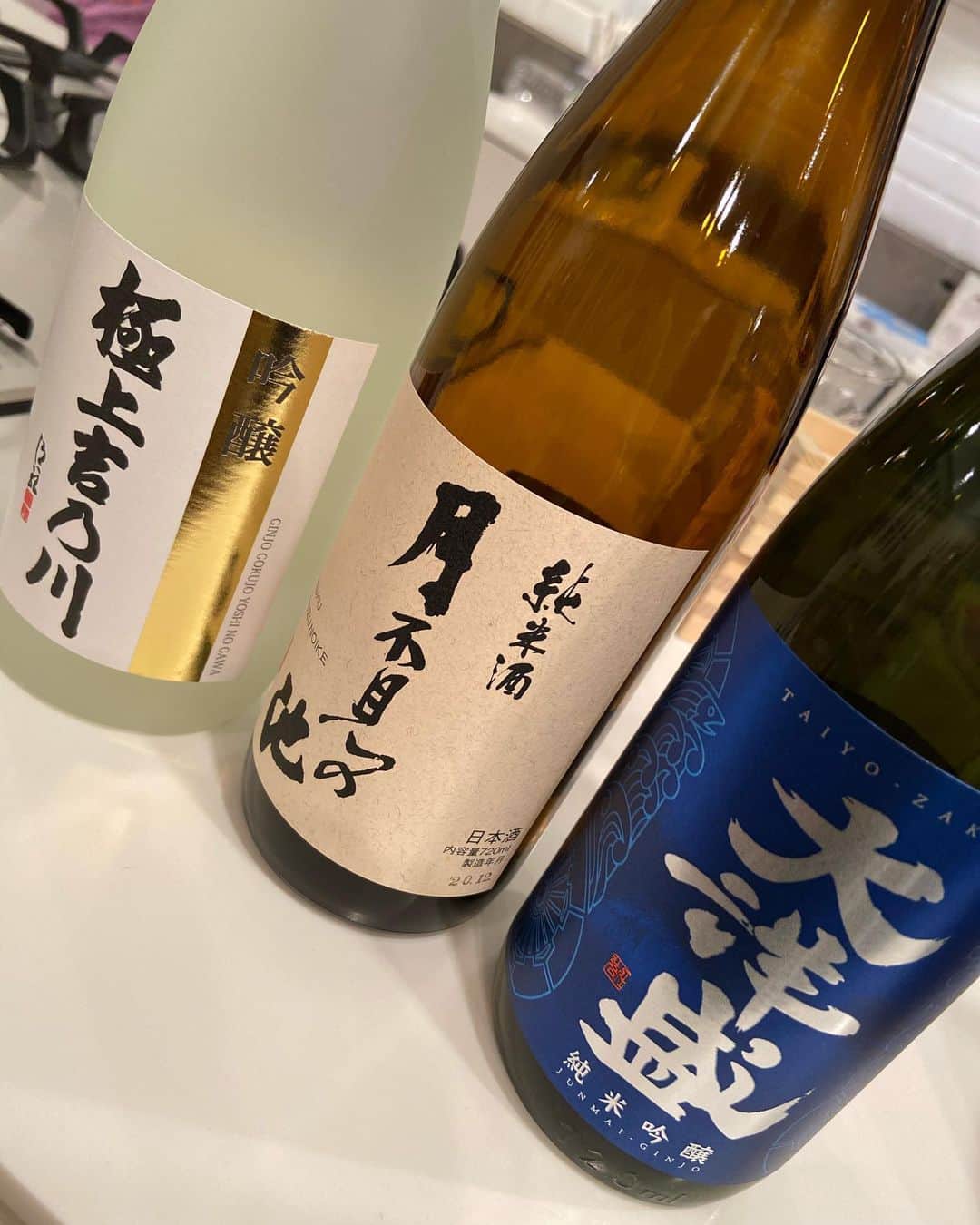 尾崎里紗さんのインスタグラム写真 - (尾崎里紗Instagram)「今日は練習後にグラムスリーのキッチンスタジオ 『LEEF』で美味しい熱燗の作り方と、その試飲会に少し参加させて頂きました🍶﻿ 初めての日本酒だったけど呑みやすくて美味しかった！﻿ 同じ日本酒でも作り方によってすごく味が変わることにびっくり🤭﻿ ﻿ ﻿ ﻿ #glico ﻿ #powerproduction ﻿ #head ﻿ #headtennis_official﻿ #headjapan﻿ #teamhead ﻿ #asicstennis﻿ #teamasics ﻿ #imoveme﻿ #onitsukatiger ﻿ #株式会社タイド ﻿ #TIDE. ﻿ #gram3 ﻿ #グラムスリー ﻿ #tbc_aesthetic ﻿ #エステ ﻿ #エステティックtbc ﻿ #尾崎里紗 ﻿ #risaozaki ﻿ #tennis ﻿ #tennisplayer ﻿ #テニス ﻿ #fitness ﻿」2月25日 21時08分 - risaozaki410