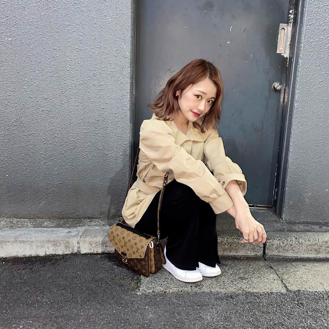 Monaさんのインスタグラム写真 - (MonaInstagram)「あいうえお☺︎☺︎ . . . #dj#femaledj#japanesegirl #dholic#evris#fashion #adidasstansmith  #ファッション#コーデ#渋谷 #ヘアスタイル#ヘアカラー #オレンジヘアー#オレンジカラー #ミディアムヘアアレンジ #ミディアムヘア#外ハネミディアム」2月25日 21時16分 - dj_monichan