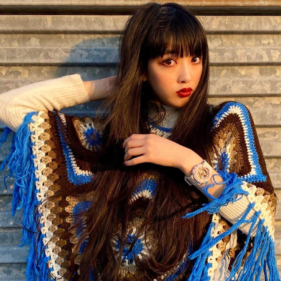セナのインスタグラム：「@babyg_jp  "BABY-G×ポケモン"コラボウォッチ⌚️♡ パステルカラーだからこれからの季節にぴったりだし 針がピカチュウになっててとってもかわいい！！ . . . . . #babyg_jp #baby_g  #ピカチュウコラボ #pikachu #ポケモン #pokemon  #腕時計 #黒髪ロング #スーパーロング」