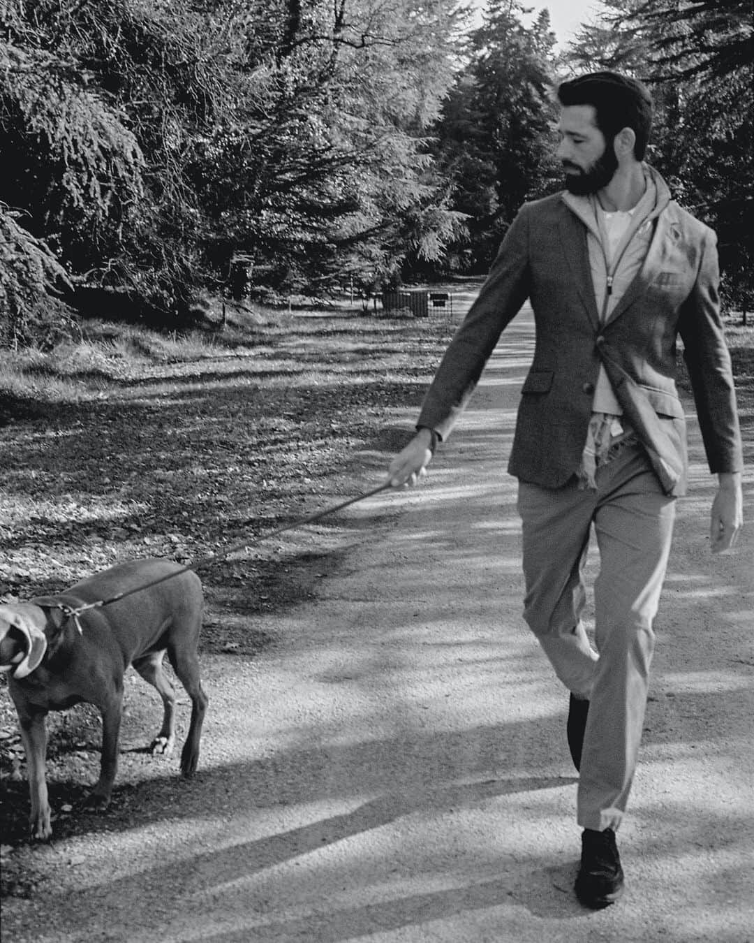 ハケットのインスタグラム：「This season’s 2-in-1 signature blazer offers breathability and natural stretch. Find out more about at the link in our bio #STAYHackett #NewCollection」