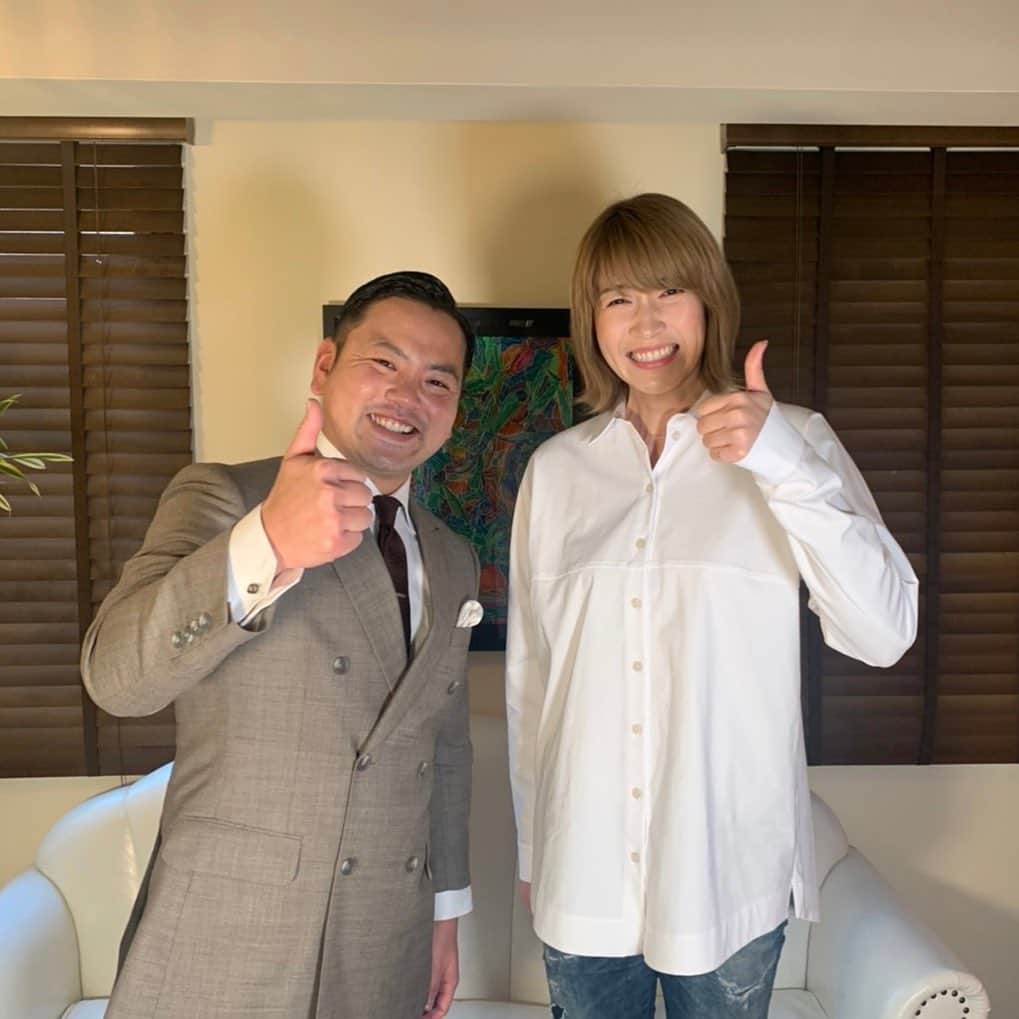 のインスタグラム：「・ 本日25日〜5日間に渡ってサイソンKAZUYAさんのYouTubeチャンネルに出演させていただきます😎💪 ・ あんな事からこんな事まで多岐に渡って喋っています🗣 ぜひご覧くださいねー💕 ・ #YouTube #サイソンkazuya さん #狩野舞子」