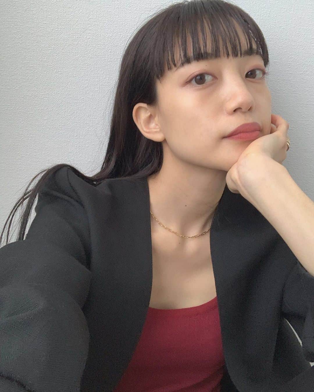 佐藤里緒菜のインスタグラム：「_ @carpe_diem__official  繊細なチェーンネックレス⛓ 金アレ対応だからこれからの季節も安心 #carpediemjw #gift」