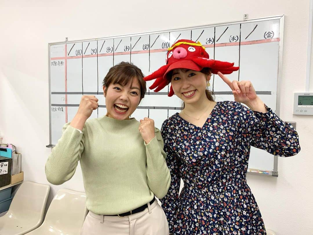 田村友里さんのインスタグラム写真 - (田村友里Instagram)「今日も花よりガッツ最高でした💪 もう三原漁協の皆さんは家族です！私の実家です！ にしても、タコの吸盤の強さには驚いたな🤔 そしてみーんないつのまにか脱いでいるタコさん帽子🐙 中根のねえさんが被ったらもっとかわいい！ (またディレクターが中根さんのみ写してた🔥メロメロ) 来週はタコさんを私が調理して振る舞い、濱松組合長の例の息子さんのご自宅におじゃまします！ 歓喜の再会！！またまた楽しいよ！！見てね！！！ #イマナマ #花よりガッツ」2月25日 21時33分 - yuri_tamura0894