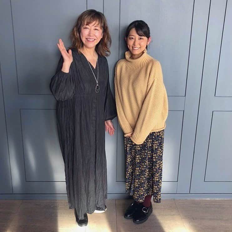 永瀬真悠のインスタグラム：「#FM世田谷 📻﻿ #アフタヌーンパラダイス﻿ ﻿ 寺井さんにお声がけいただき、﻿ 先日、スタジオにお邪魔させて頂きました。﻿ ﻿ 沢田知可子さん、本当に朗らかで気さくで﻿ 太陽のような方でした。﻿ ﻿ かなり緊張しておりましたが…笑﻿ 聴いて下さったみなさま﻿ ありがとうございました ✳︎」