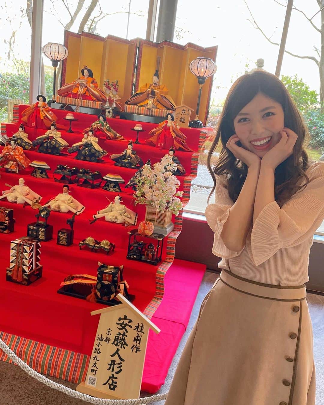 のインスタグラム：「🌸もうすぐ ひなまつりですね🌸﻿ ﻿ 京都で出会った立派な雛人形さん🎎🌸﻿ どのお人形もかわいくて衣装が綺麗だったなぁ💓﻿ ﻿ ﻿ #ひなまつり #おひなさま #雛人形 #京雛 #橘ゆりか」
