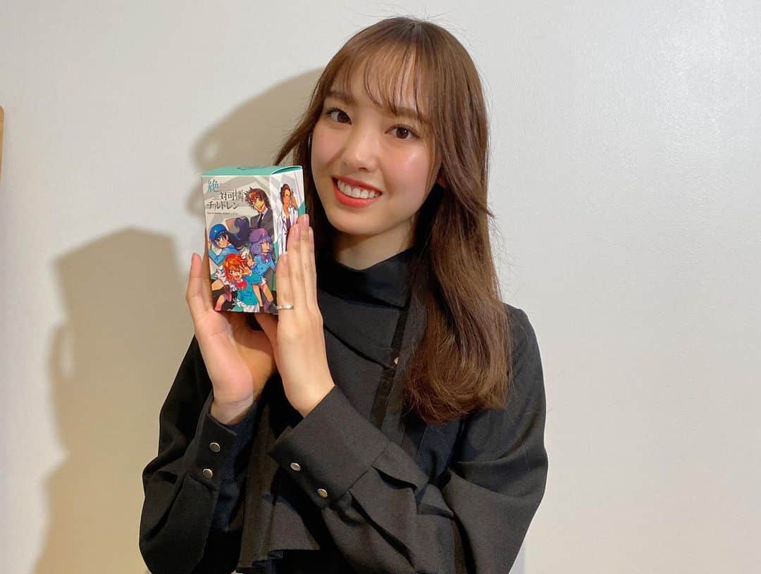 飯窪春菜のインスタグラム：「コミックナタリーさんに、「絶対可憐チルドレン」コラボ香水特集の取材をして頂きました！ 初めての、キャラクターモチーフの香水はとても新鮮でした☺️ たっぷりお話ししているのでぜひチェックよろしくお願いします🌸 #コミックナタリー  #絶対可憐チルドレン  #香水」