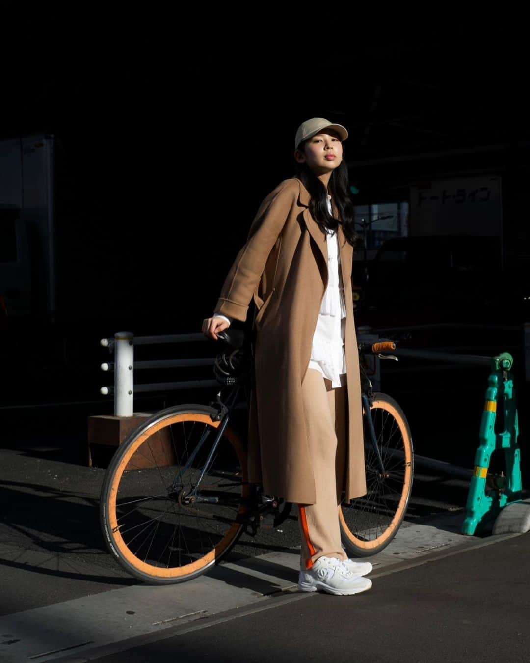伊藤友奈さんのインスタグラム写真 - (伊藤友奈Instagram)「@kaho_kikuchi  #cineli#bicycle#fashion#model #chanel#maxmara#uniqlo#escadasport」2月25日 21時37分 - youna.ito